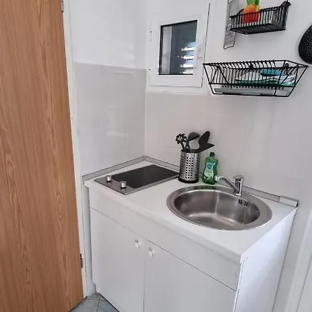 Studio Apartment *