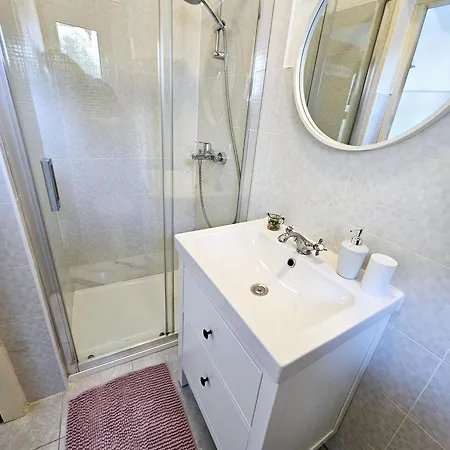 Studio Apartment Apartment