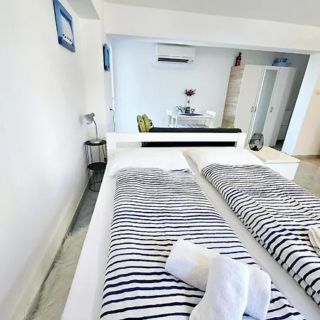 Apartment Studio Apartment Pirovac