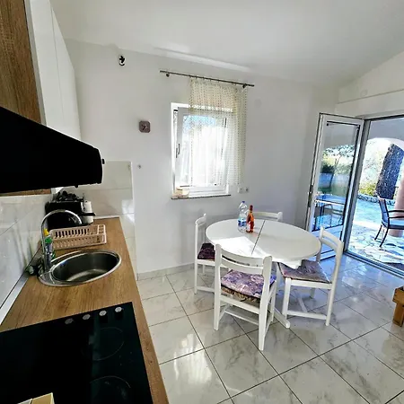 Studio Apartment Apartment *